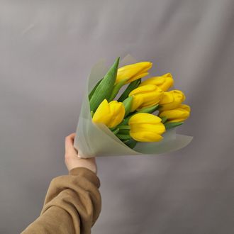 Букет из 7 желтых тюльпанов