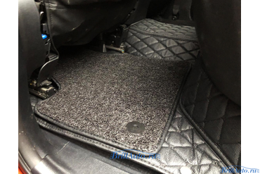 3D-коврики из экокожи в Toyota Hilux