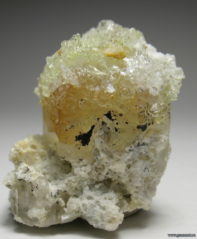 Гиалит. Намибия. 37*31*31мм