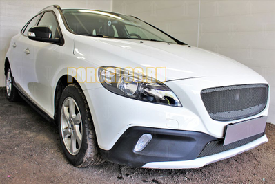 Защита радиатора Volvo V40 Cross Country 2012-2016 black верх PREMIUM (3D устанавливается вместо штатной)