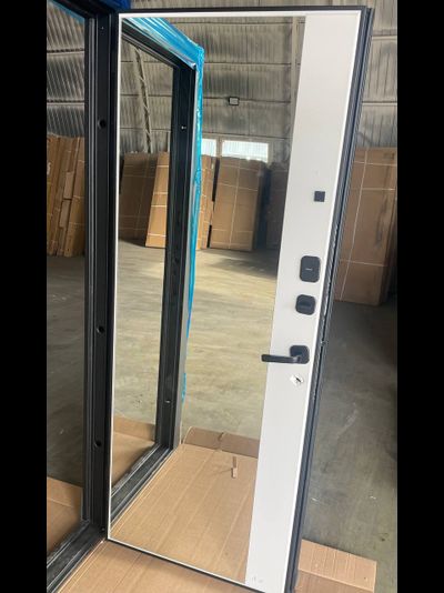 ФЕРРОНИ. ЧЕРНОЕ ЗЕРКАЛО 90/105 мм. САТИН ЧЕРНЫЙ/  ЭМАЛИТ БЕЛЫЙ-ЗЕРКАЛО