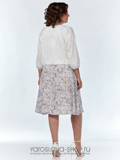 Женский комплект, состоящий и жакета и платья