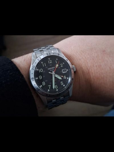 Наручные часы Seiko SSK023J1