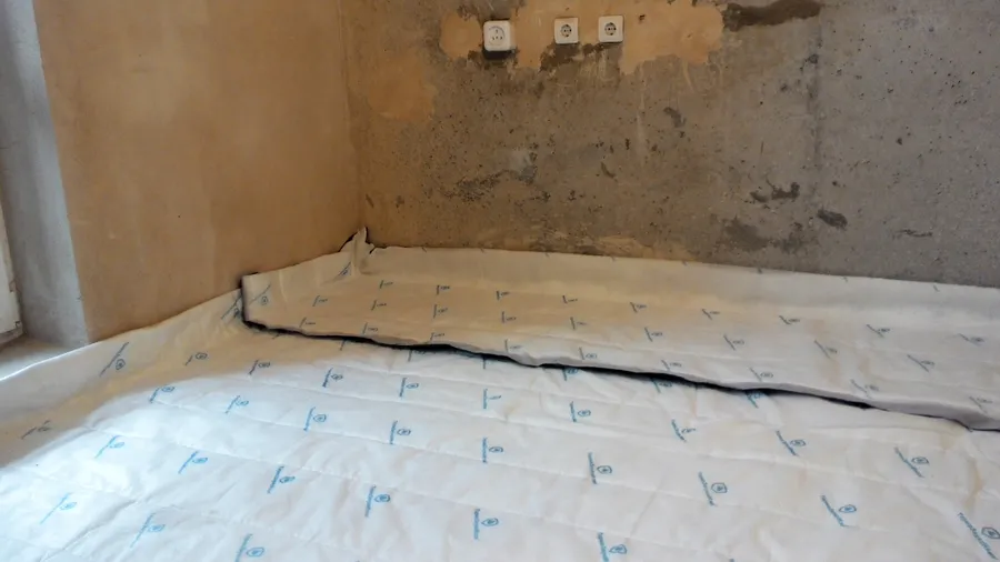 "Термозвукоизол" является не только шумопоглощающим, но и демфирующим материалом, служащим развязкой при передаче ударного (структурного) шума. 