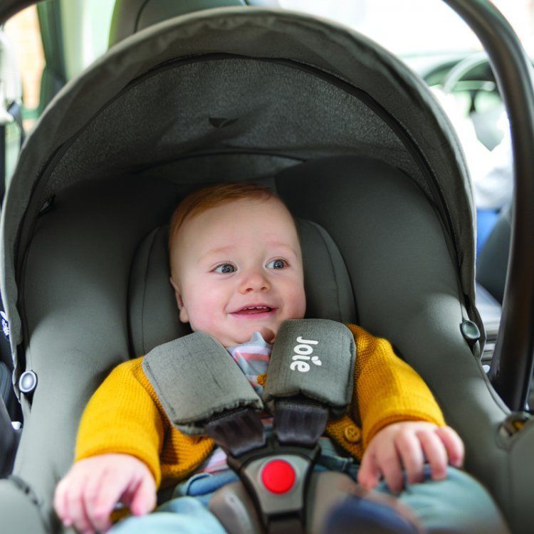 Автокресло Joie i-Snug 2 i-SIZE верно послужит вашему ребёнку с рождения до 13-ти месяцев