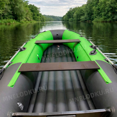 Моторная лодка Таймень NX 3800 НДНД PRO ярко-зеленый/черный со стороны транца