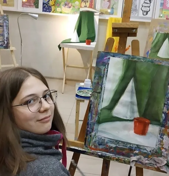 Тема: "Натюрморт на ярой драпировке. Два предмета". 
Живопись