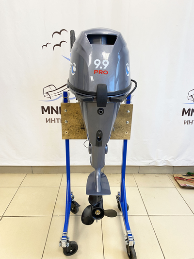 Лодочный мотор APACHE F9.9 BS PRO вид сзади