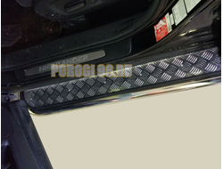 Пороги с накладным листом d60 для Toyota Highlander 2014-2017