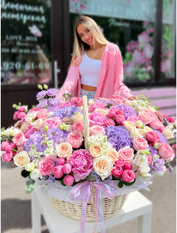 Корзина с розами СПб
