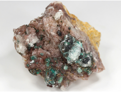 Брошантит, коллекционный образец, Марокко (48*44*37 мм, 70 г) №28623