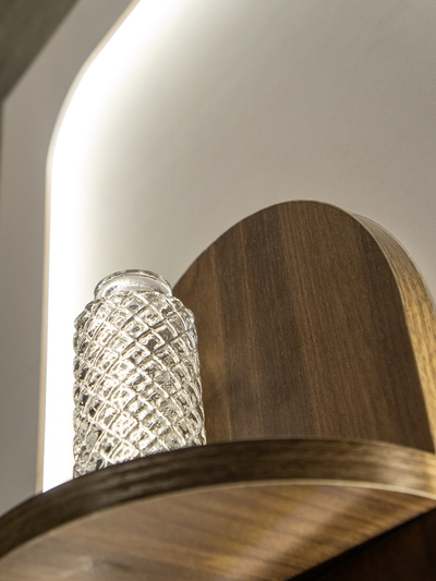 (ИНП1100) Интерьерное панно "LUMI ARC" с подсветкой и декоративной полкой