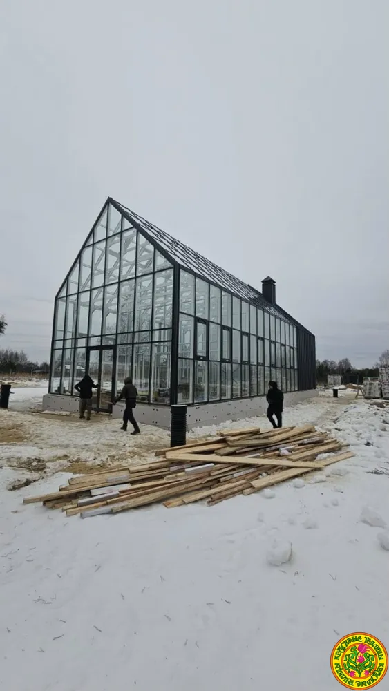 Круглогодичный тепличный комплекс для выращивания различных культур, в том числе Плодовых деревьев. 21х8м. Высота в коньке 9м.