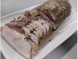 Сало с черным перцем и чесноком | ферма СытникЪ