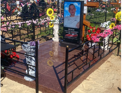 Памятник из гранита Карелия (от 800х500х60)