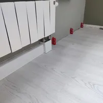 Купить плинтус для труб отопления