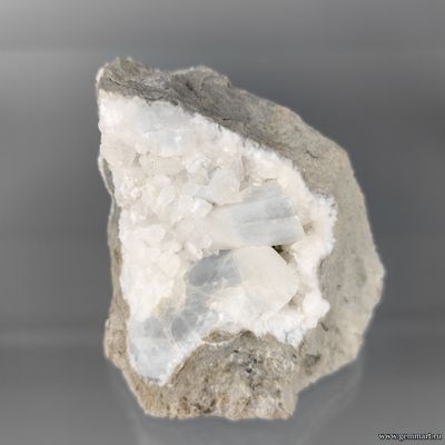 Целестин, кальцит. Северная Осетия. Россия. 54*55*40мм