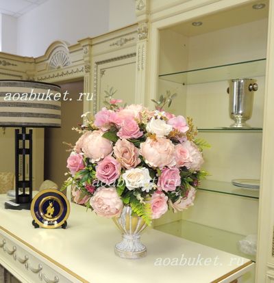 Композиция из искусственных цветов в вазе кубке № КВВ020 - Можно купить для украшения