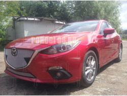 Защита радиатора Mazda 3 2013-2016 chrome верх с парктроником
