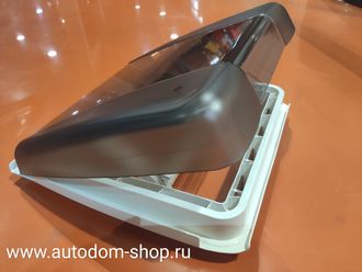 Люк Vision Vent MPK  VIP 40x40 Caravan