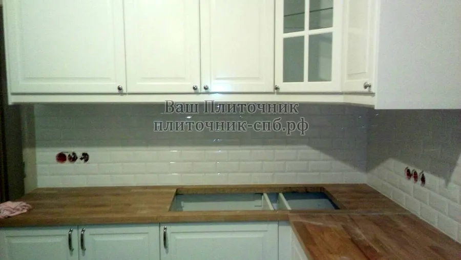 Укладка фартука на кухне