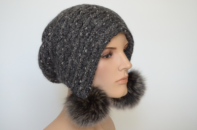 Темно - серая шапка ушанка Vizio Италия с помпонами