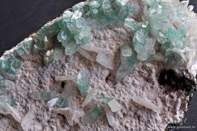 Апофиллит и стильбит на мордените. 124*77*40мм (ААА)