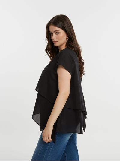 Женская блуза с воланом