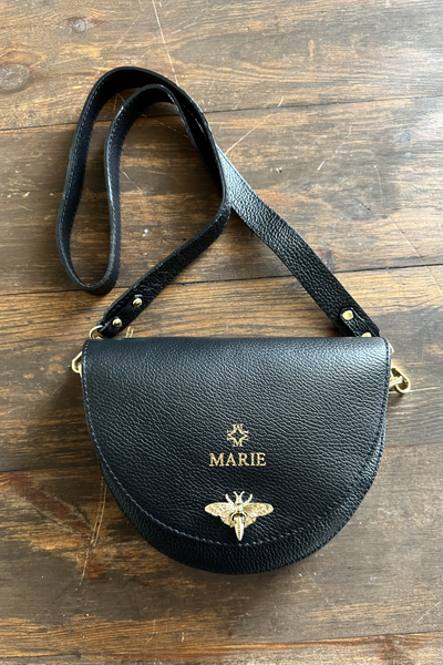 Женская кросс боди сумка с застежкой пчелкой из натуральной кожи Vera Pelle от M&Marie черного цвета