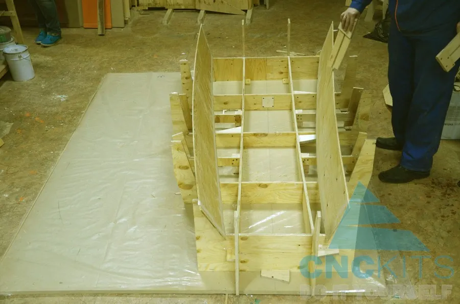 Сборка корпуса яхты Оптимист Фото 3