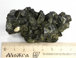 Эпидот, сросток кристаллов, Перу (68*35*30 мм, 101 г) №35871