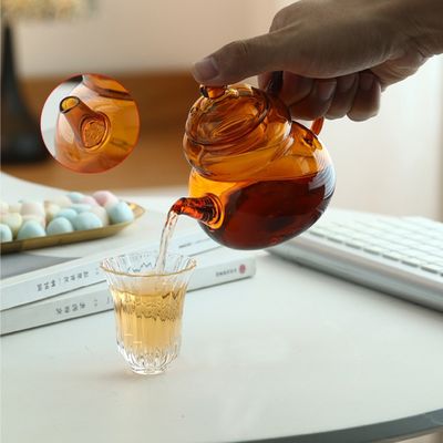 Маленький стеклянный чайник для заварки