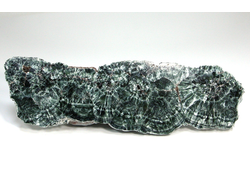 Клинохлор (серафинит), срез полированный с одной стороны (183*55*32 мм, 342 г) №22014