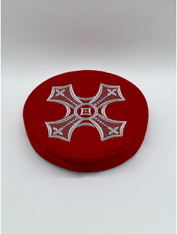 Сменный верх для кубанки. Красный вышитый крест