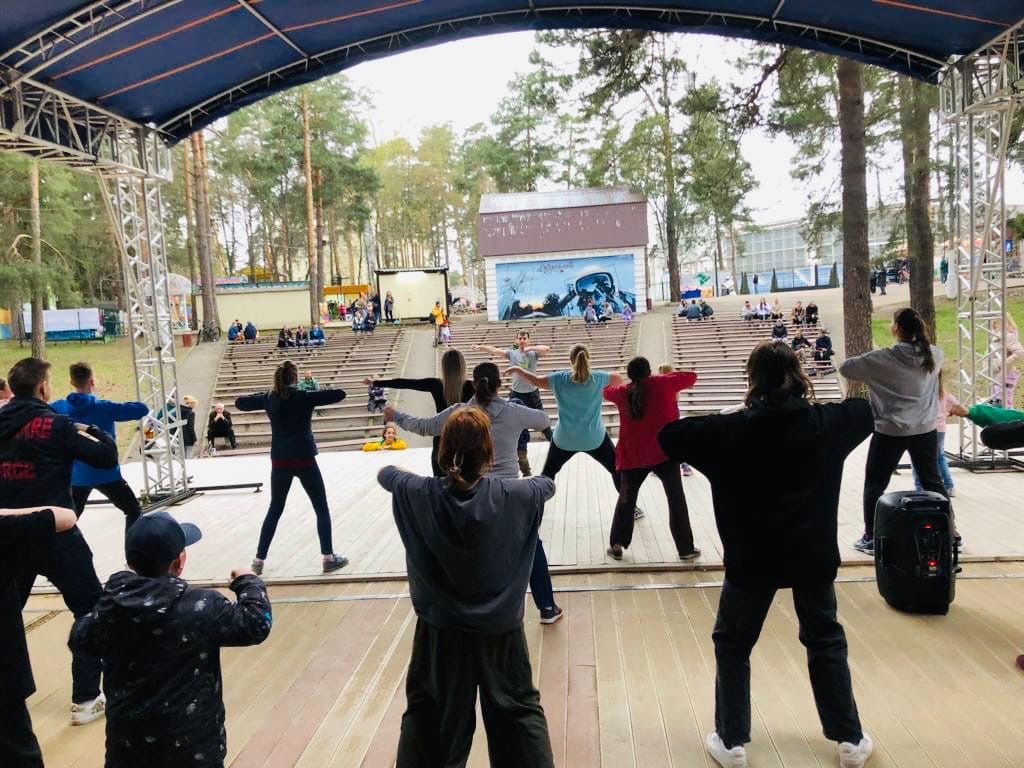 Zumba в Жуковском парке йога Жуковский танцы Жуковский хореография массаж в Жуковском