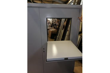 Дверь металлическая с лючком