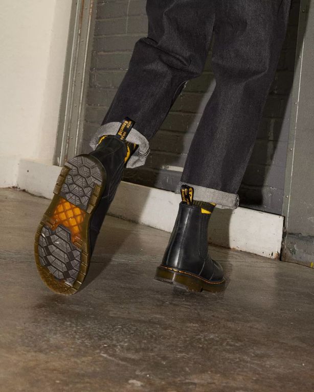 Dr Martens 2976 Wintergrip Leather Chelsea Boots