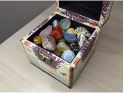 Коллекция (набор) натуральных камней (40 штук) в сундучке/коробке №15293