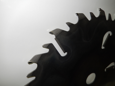 Пилы дисковые 550*50*18z+18+6 (3,5/5,3)WST с твердосплавными напайками и подрезными ножами