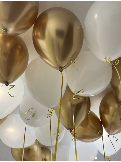 Шары золотой и белый 20 штук под потолок