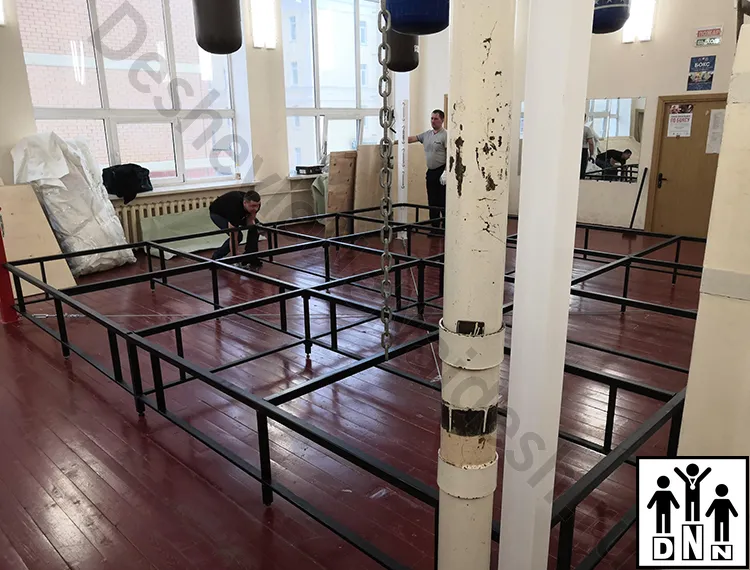 Монтаж ринга на помосте