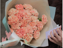 Букет из 23 карамельных гвоздик