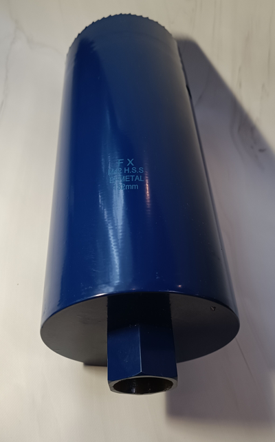 Коронка биметаллическая диаметр 132 мм глубина 300 мм по дереву, металлу, пластику.