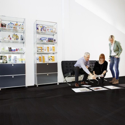 Биополы PURLINE Wineo 1500 wood XS Pure Black PL194C в интерьере спортивного комплекса