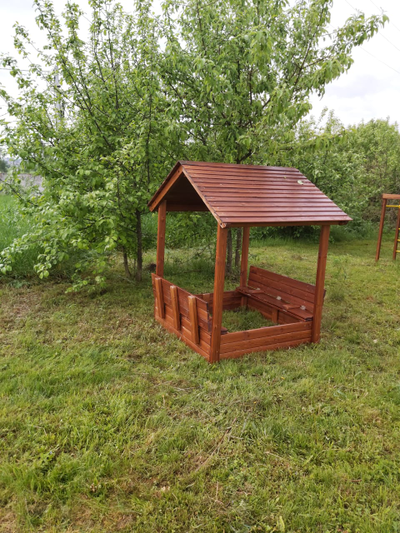 Песочница Выше Всех Ладушки с крышей