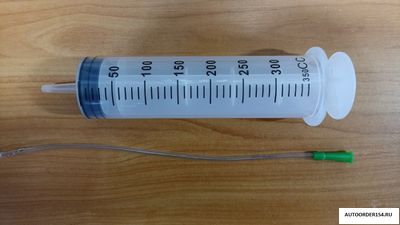 Шприц для жидкостей с трубочкой 350мл.
