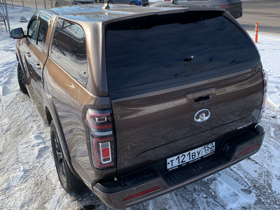 Кунг Expedition c боковыми окнами-жабрами на Great Wall Poer коричневого цвета от AvengerUral.ru