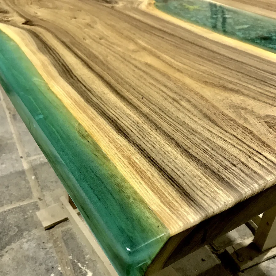 Стол-река для ресторана "Club villas XXII carat", Дубаи, ОАЭ. Работа spilcenter.com