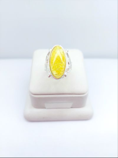 Кольцо "Лепесток" из желтого янтаря