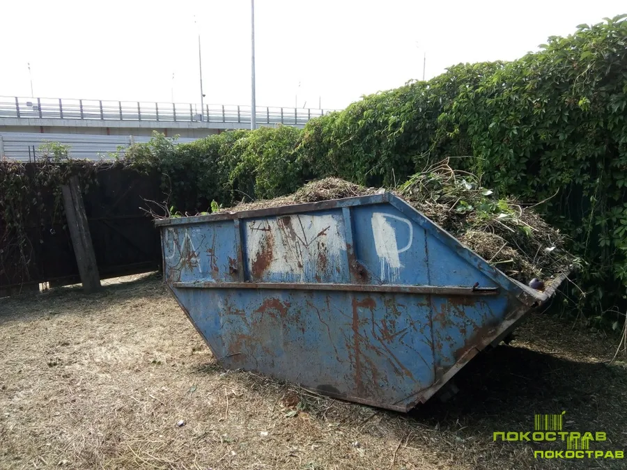 Из за ограниченного пространства использовались контейнеры объемом 8 кубометров